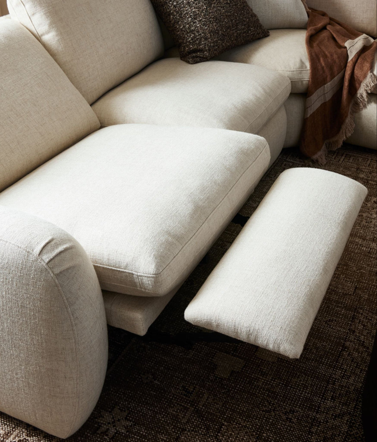 Mavelle Chase Power Reclining 5-Piece Sectional sectional sofa - View 12