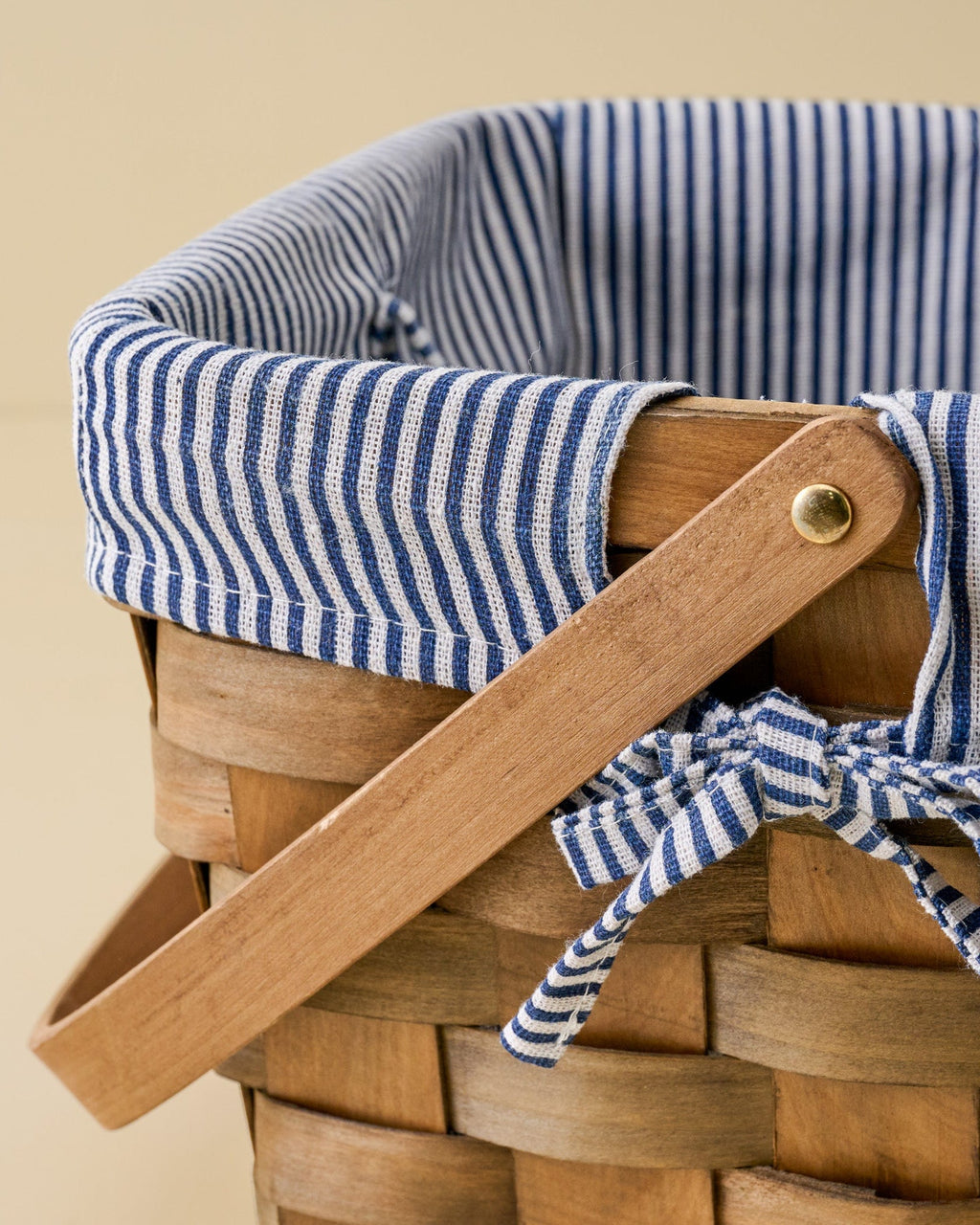 Mavelle Handwoven Picnic Basket with Striped Liner storage basket - Close-Up
