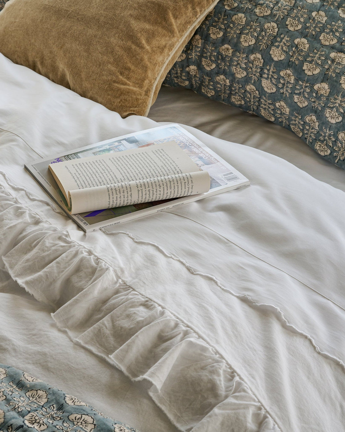 Mavelle Optic White Scalloped Edge Sheet Set bedding