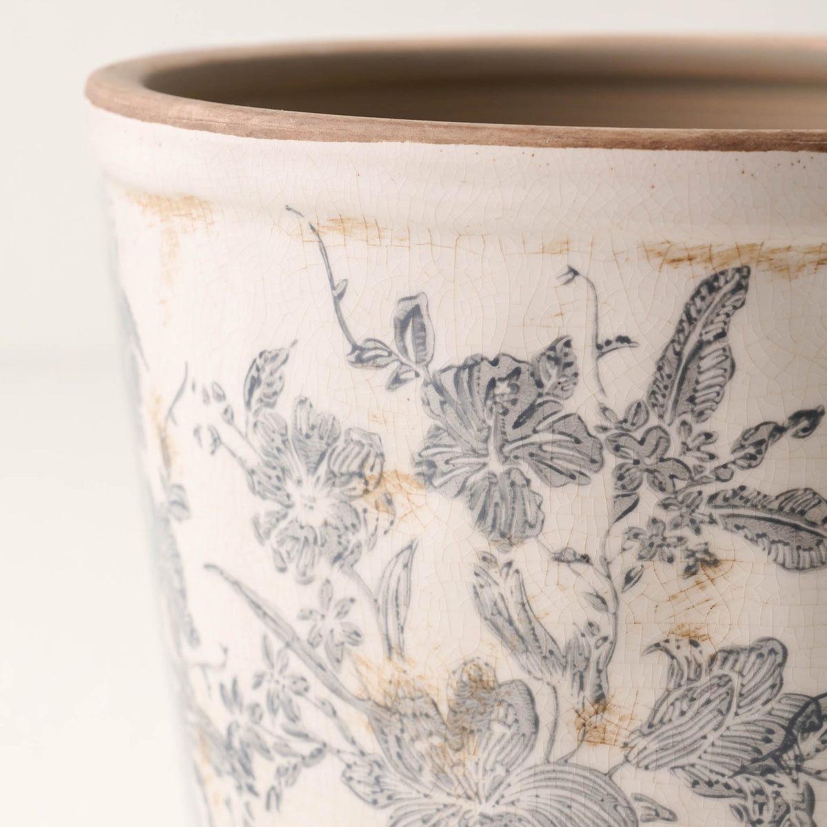 Mavelle Grey and White Distressed Planter planter