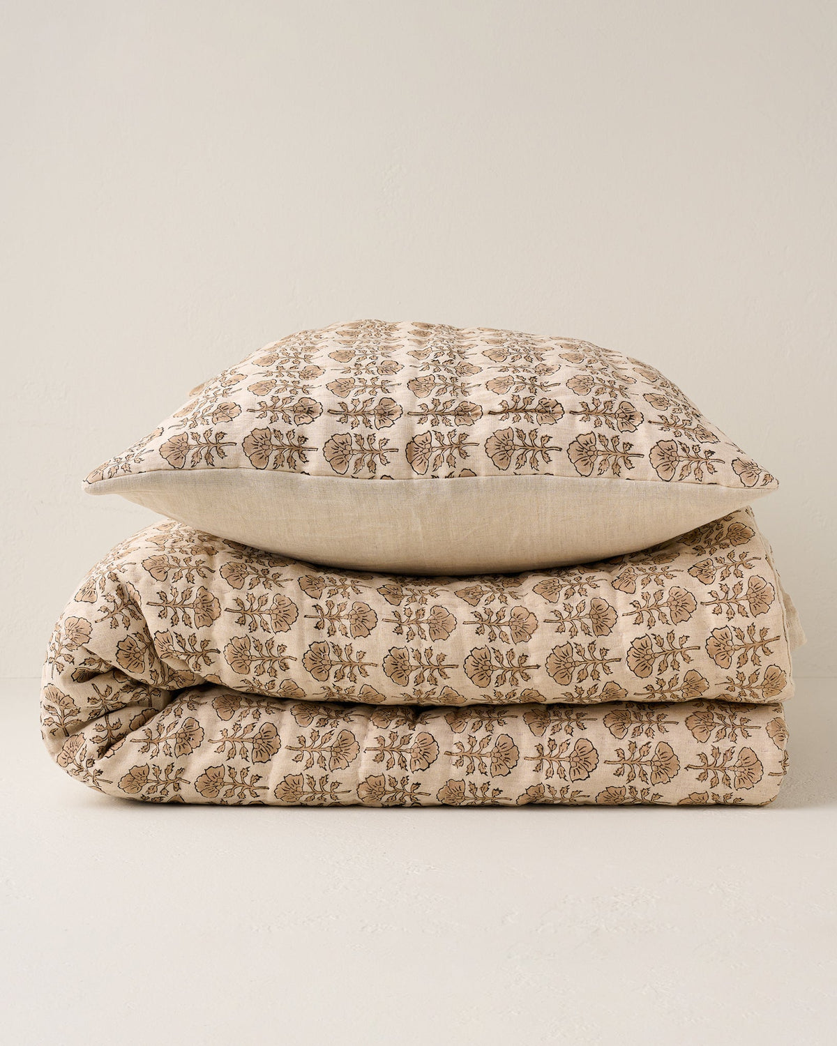 Mavelle Flora Block Printed Quilt - Natural quilt