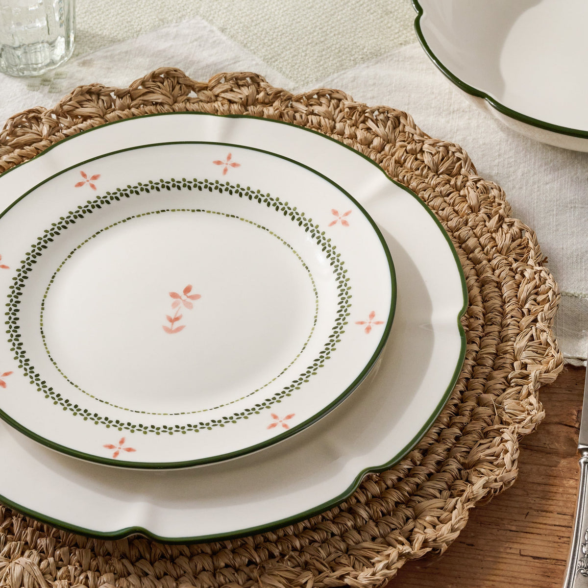 Mavelle Green Luna Scalloped 3-Piece Place Setting dinnerware set