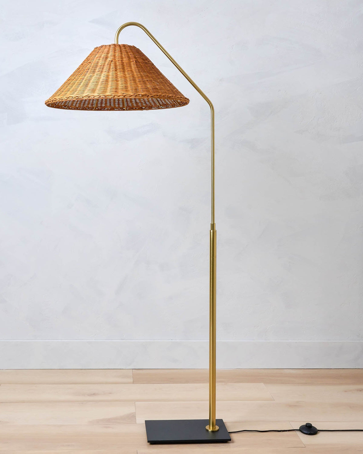Mavelle Lucia Floor Lamp floor lamp - Detail View