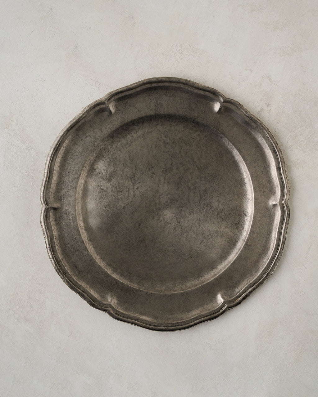 Mavelle Vintage-Inspired Pewter Charger dinnerware set - Detail View