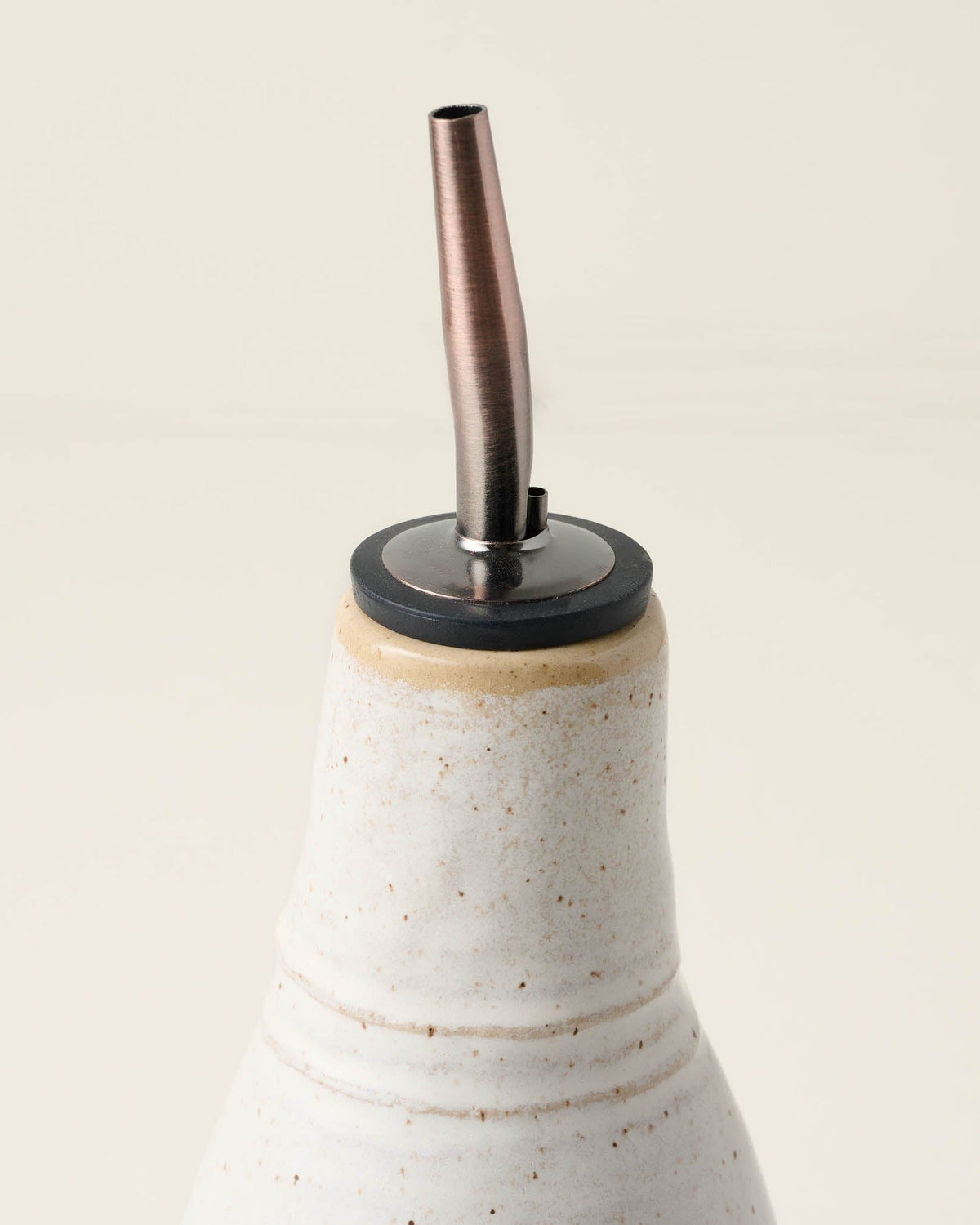 Mavelle French White Speckle Oil Pour kitchen tool