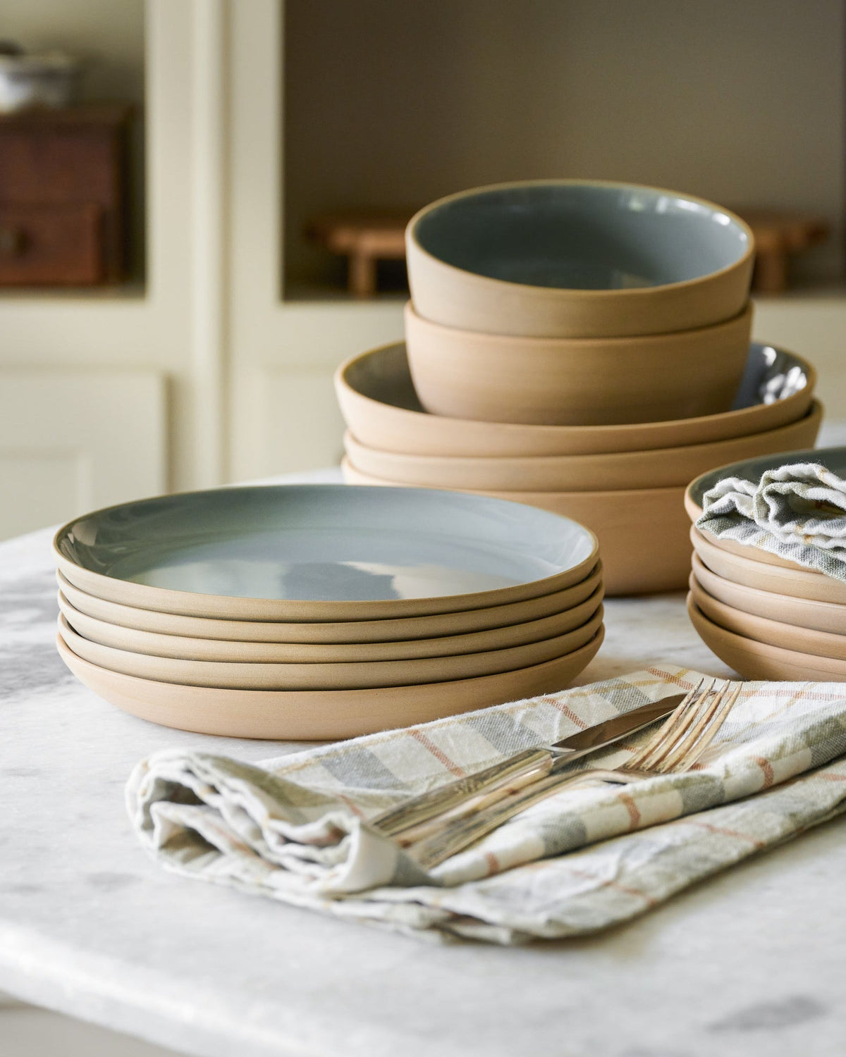 Mavelle Lakelynn Plate dinnerware set