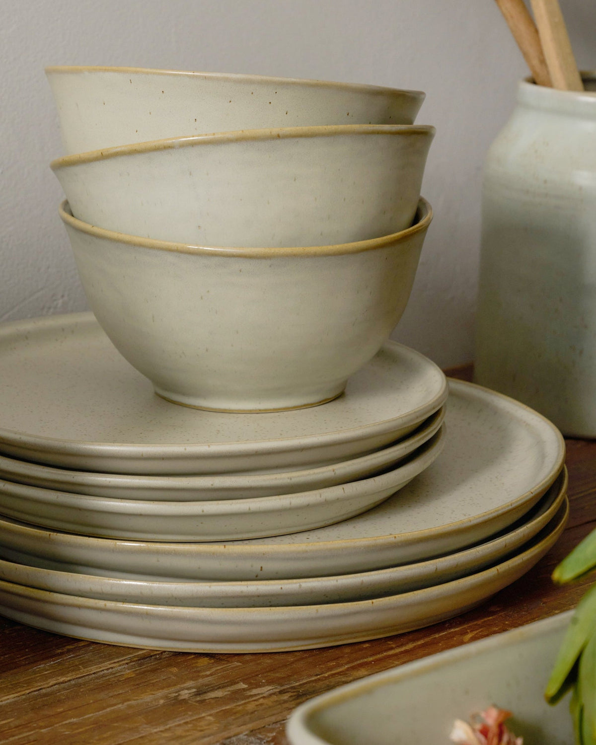 Mavelle French Grey Plate dinnerware set - Close-Up
