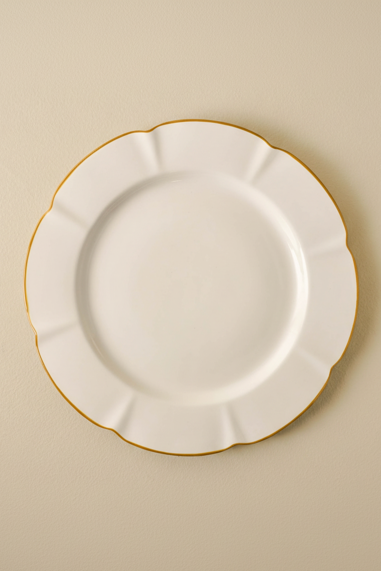 Mavelle Luna Scalloped Plate dinnerware set - Detail View