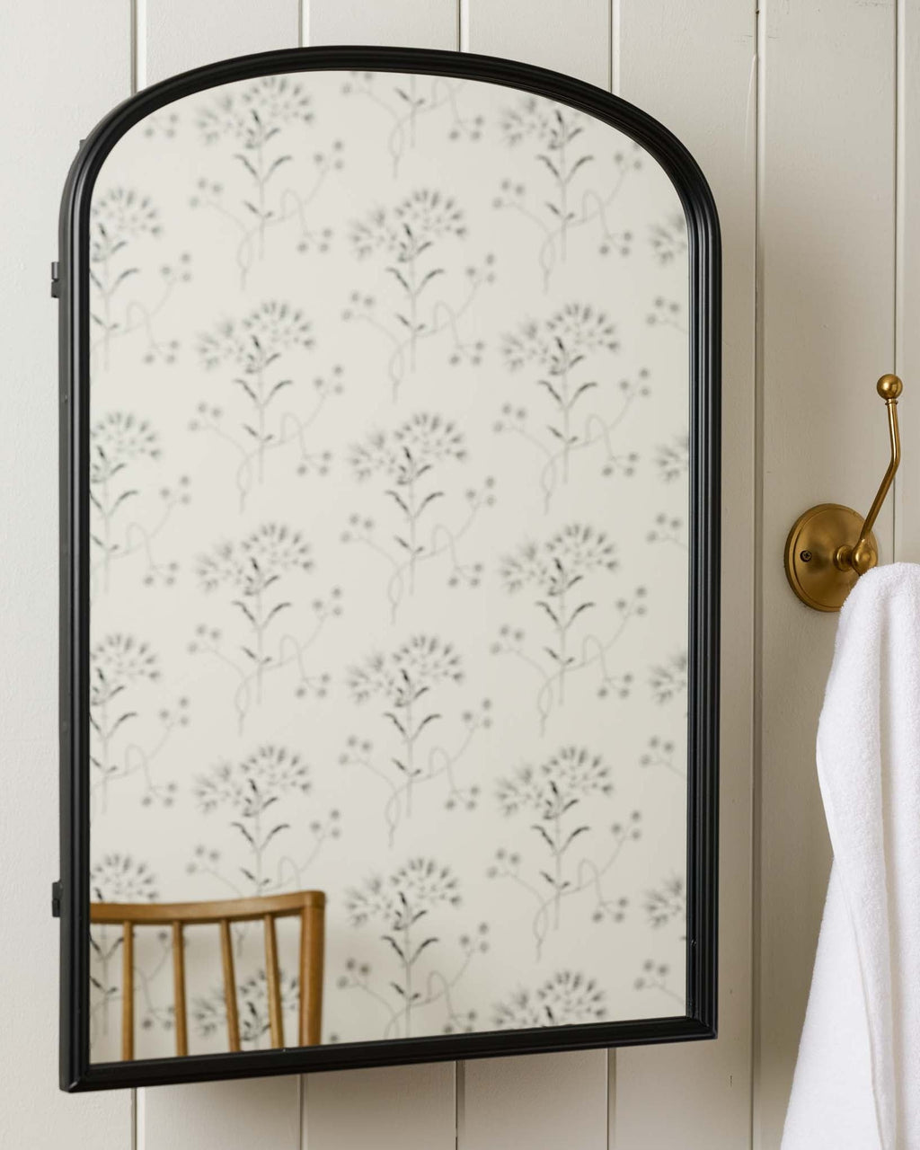 Mavelle Archer Medicine Cabinet storage cabinet - Close-Up