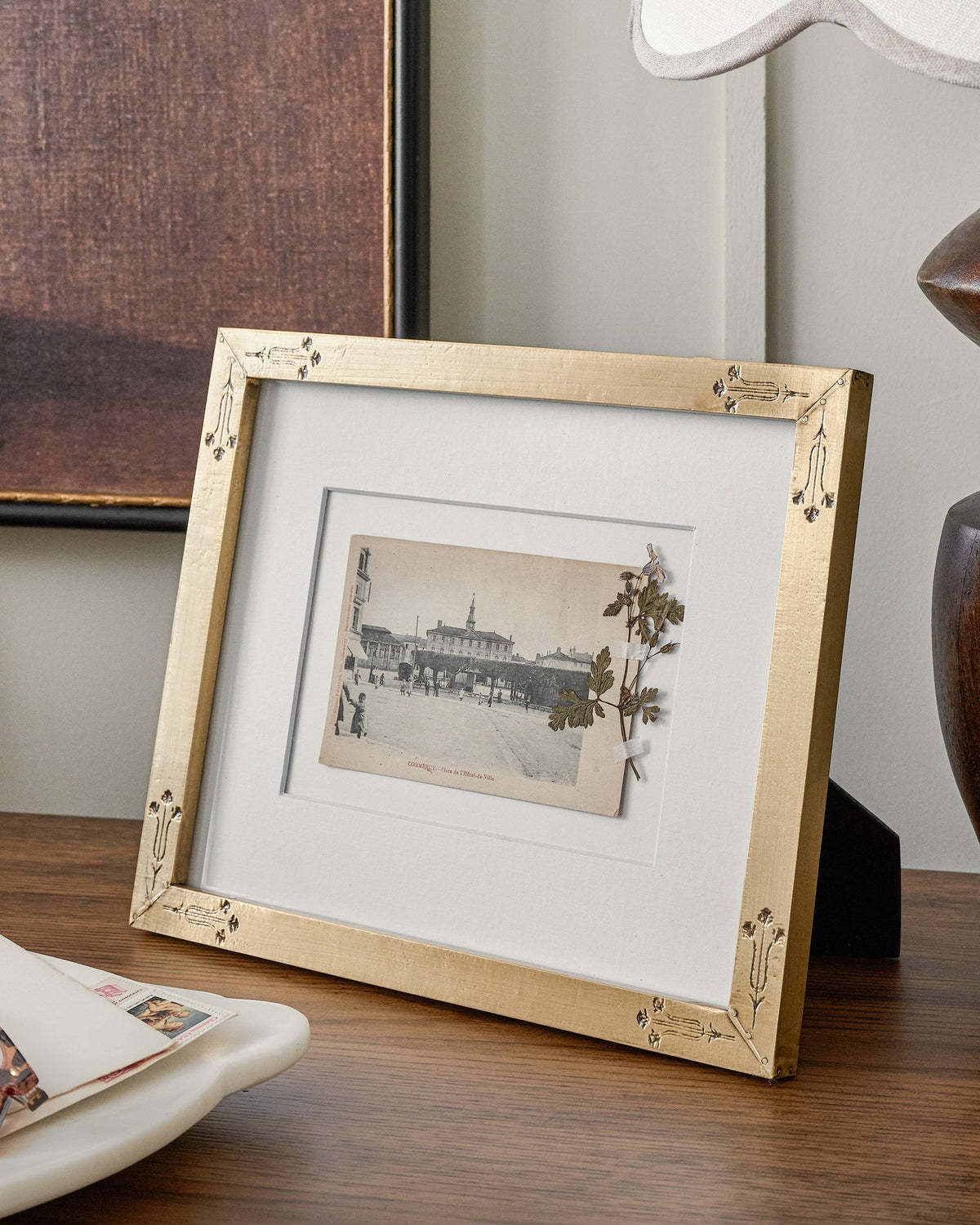 Mavelle Floral Antique Brass Photo Frame picture frame - Detail View