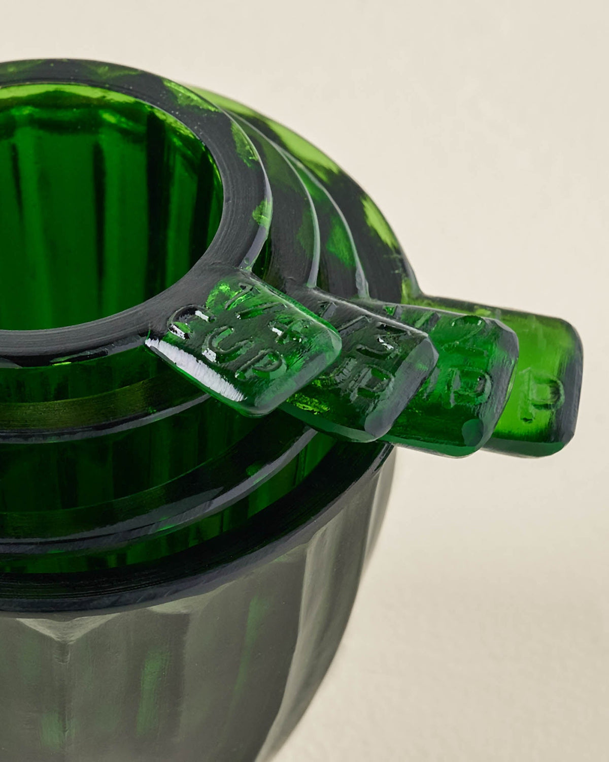 Mavelle Green Glass Measuring Cup Set mug