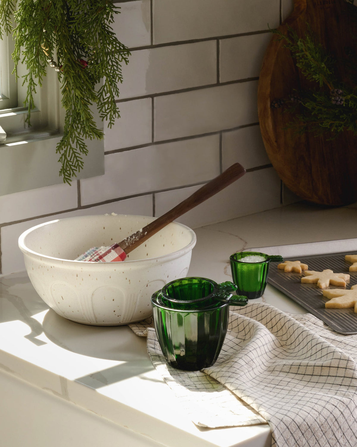 Mavelle Green Glass Measuring Cup Set mug - Close-Up