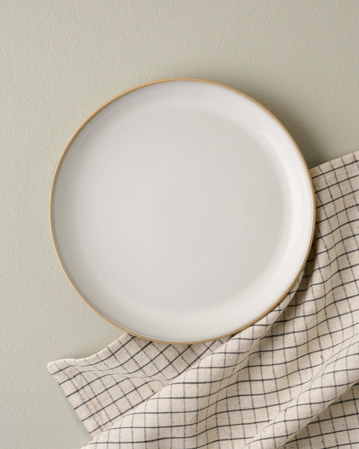 Mavelle Stone White Lakelynn Plate dinnerware set