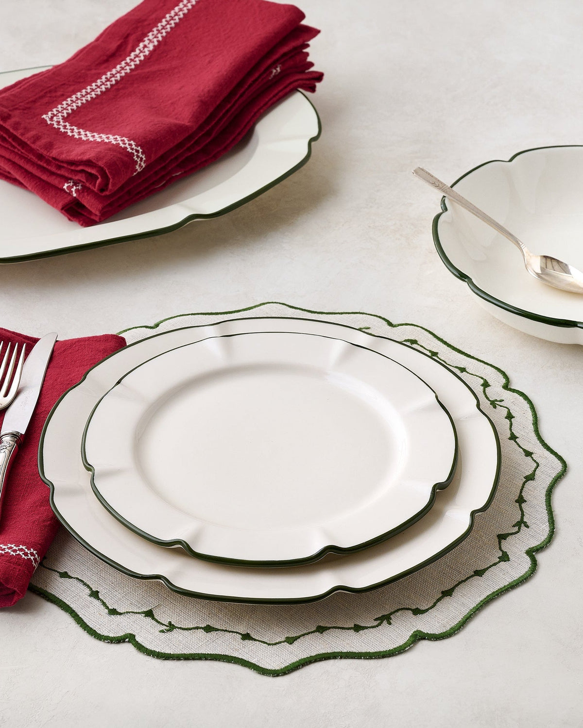 Mavelle Green Luna Scalloped Plate dinnerware set - Alternate View