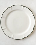 Mavelle Green Luna Scalloped Plate dinnerware set - Detail View