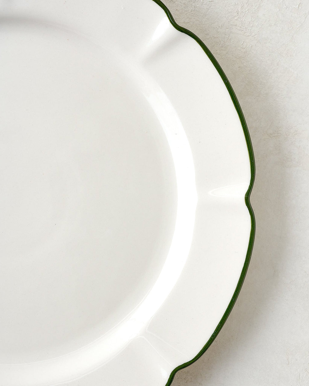 Mavelle Green Luna Scalloped Plate dinnerware set