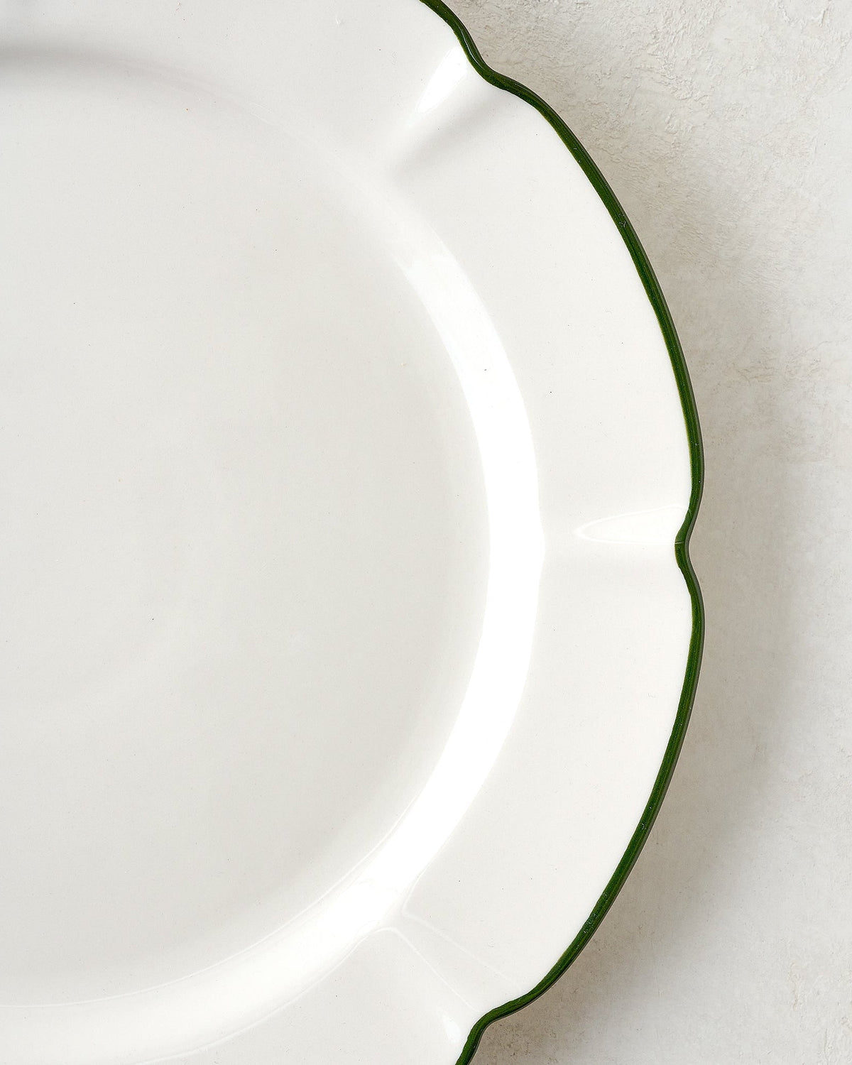 Mavelle Green Luna Scalloped Plate dinnerware set