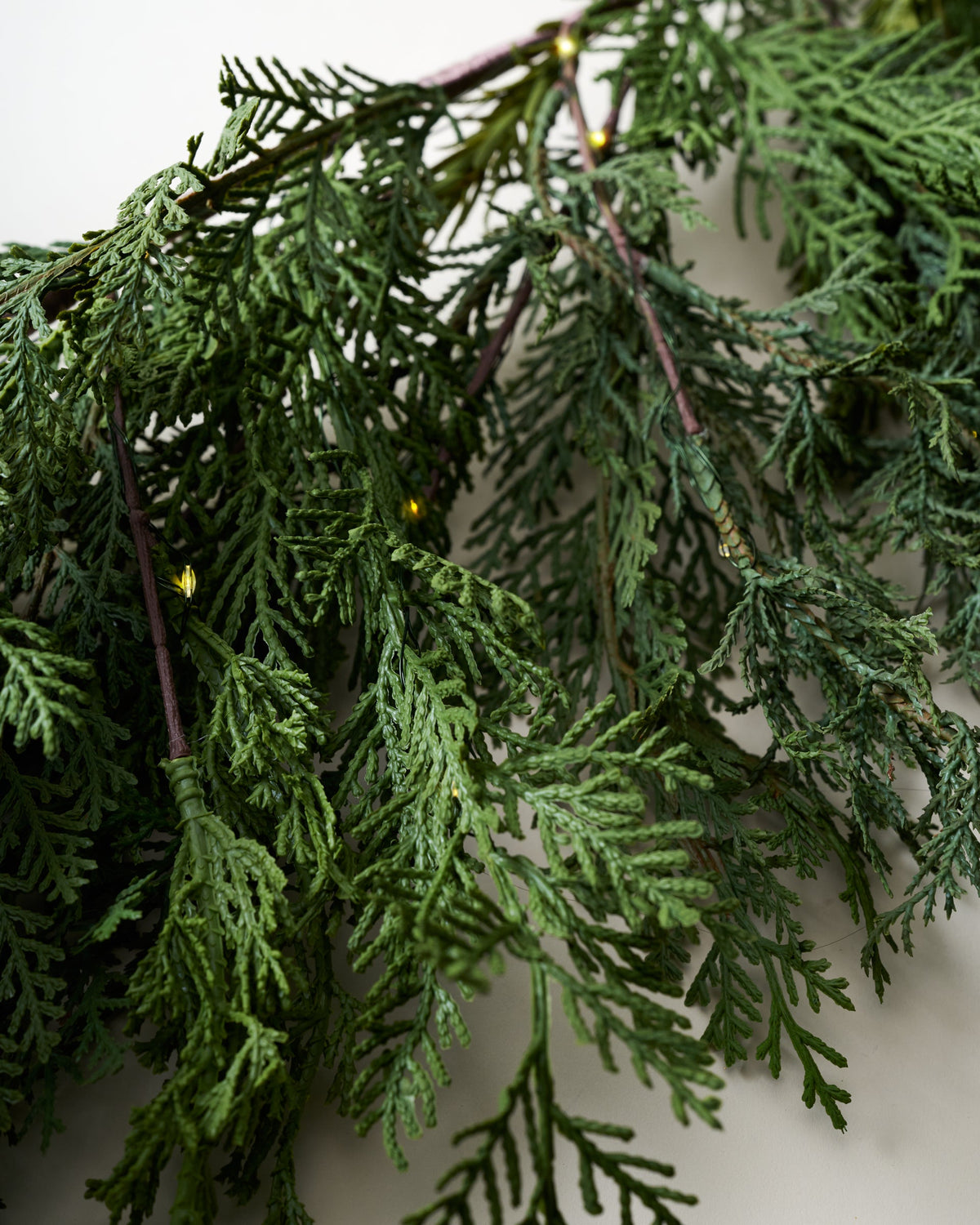 Mavelle Real Touch Cedar Mix Oversized Pre-Lit Garland - 100" wreath