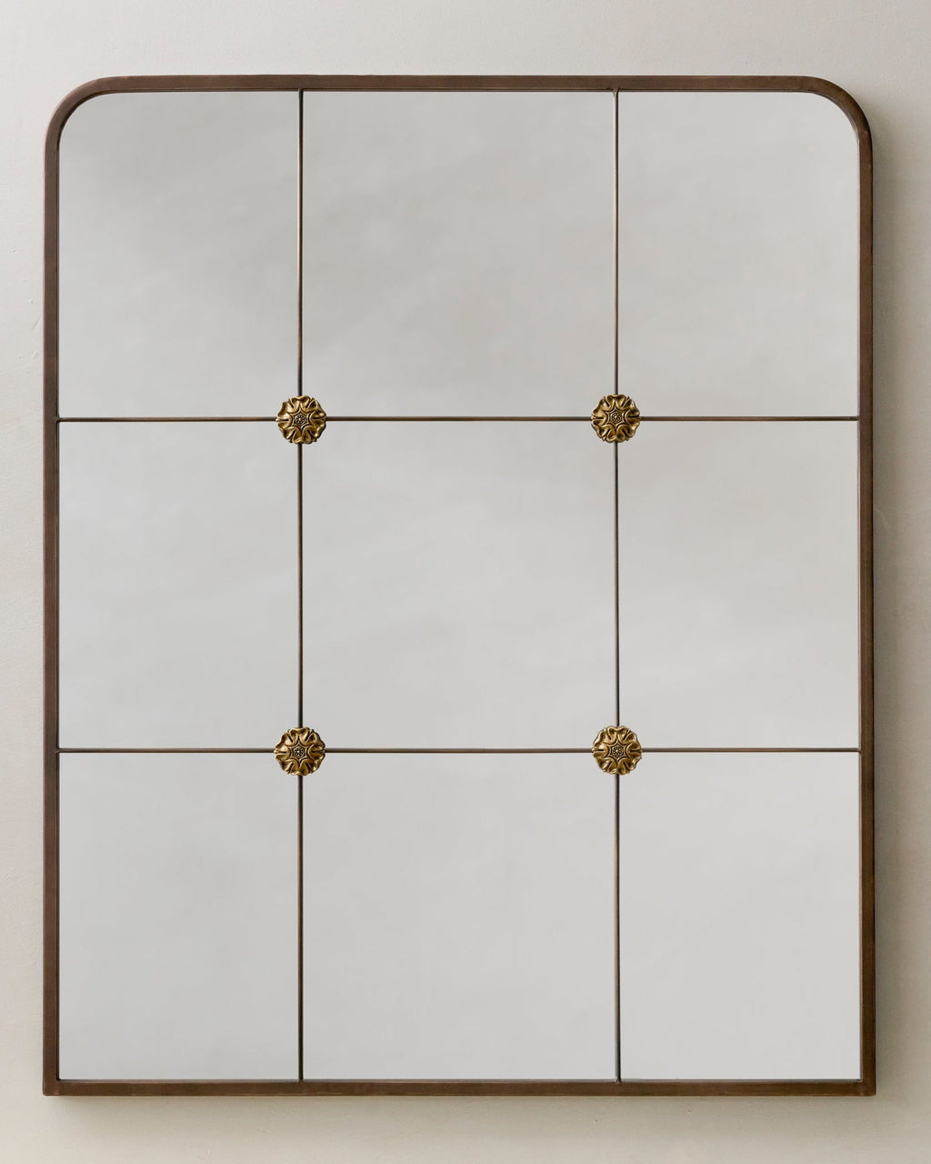 Mavelle Hotel 1928 Mirror mirror