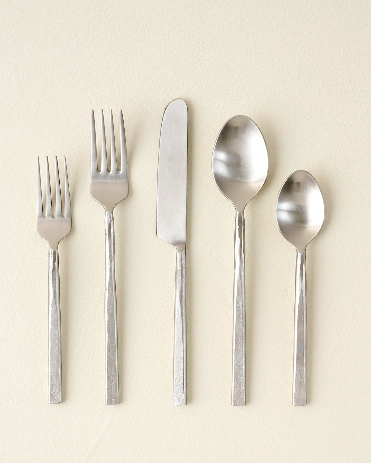 Mavelle Silver Flatware Set of Five flatware set - Detail View