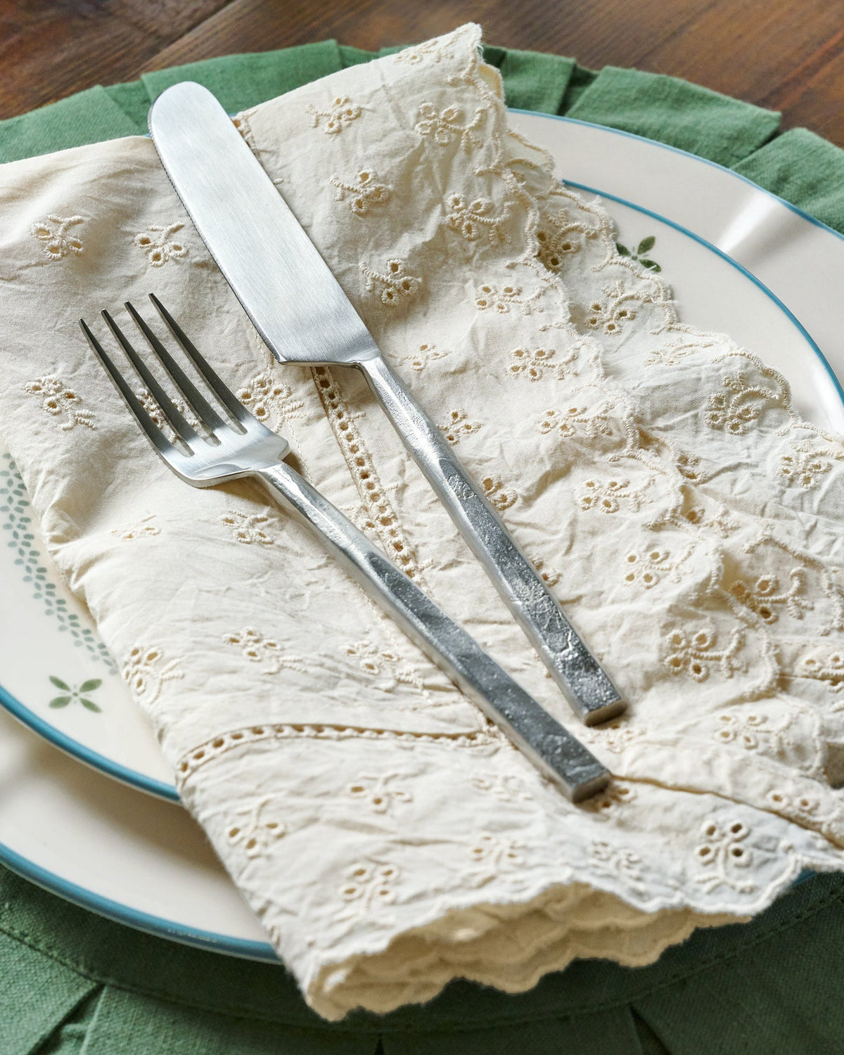 Mavelle Antique White Eyelet Napkin Set of Four cloth napkin set