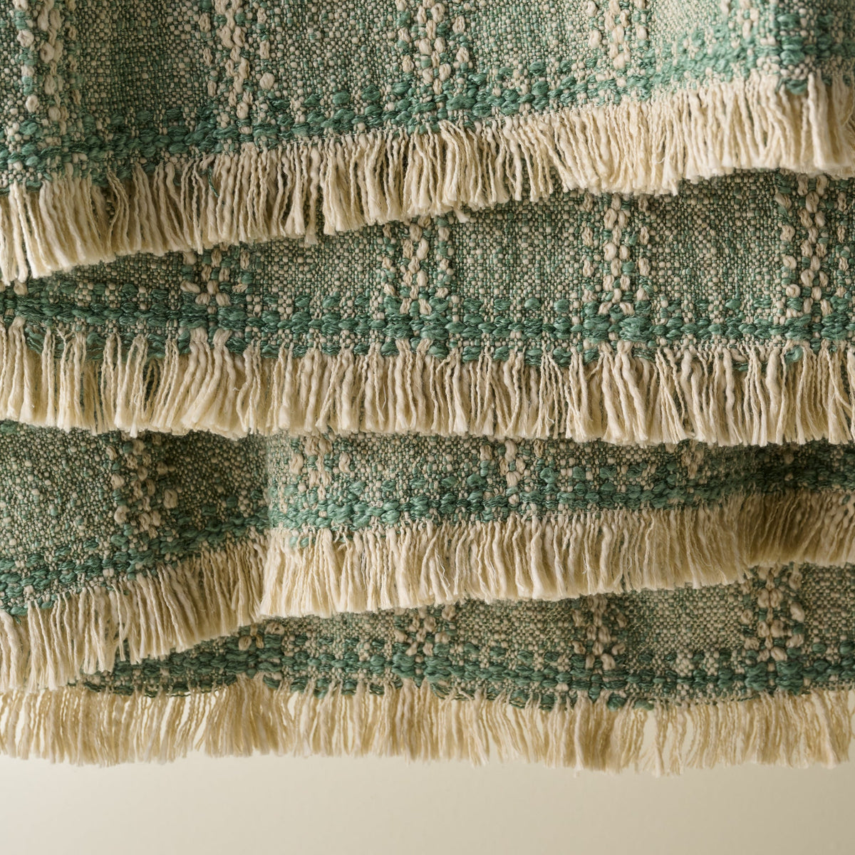 Mavelle Woven Grid Coverlet quilt - Close-Up
