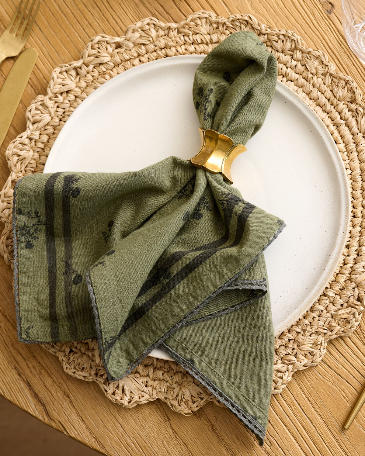 Mavelle Antique Brass Ruffle Napkin Ring Set of Four napkin ring set - Close-Up