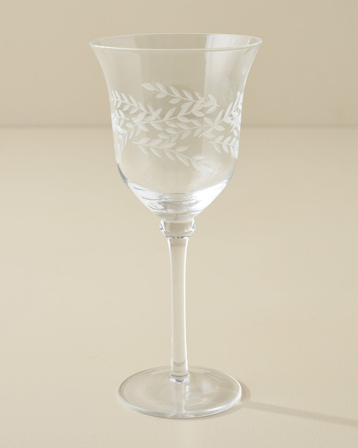 Mavelle Vintage-Inspired Etched Glass Wine Glass drinking glass