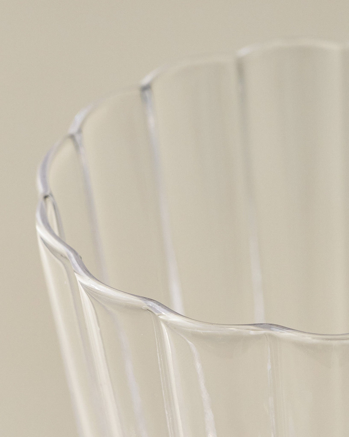 Mavelle Scalloped Rim Glass Tumbler drinking glass - Side View
