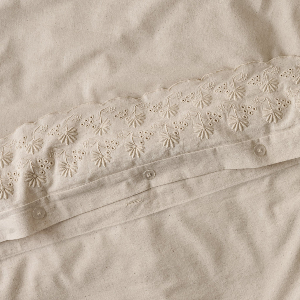 Mavelle Natural Clara Eyelet Flange Duvet & Sham Set (King) duvet cover