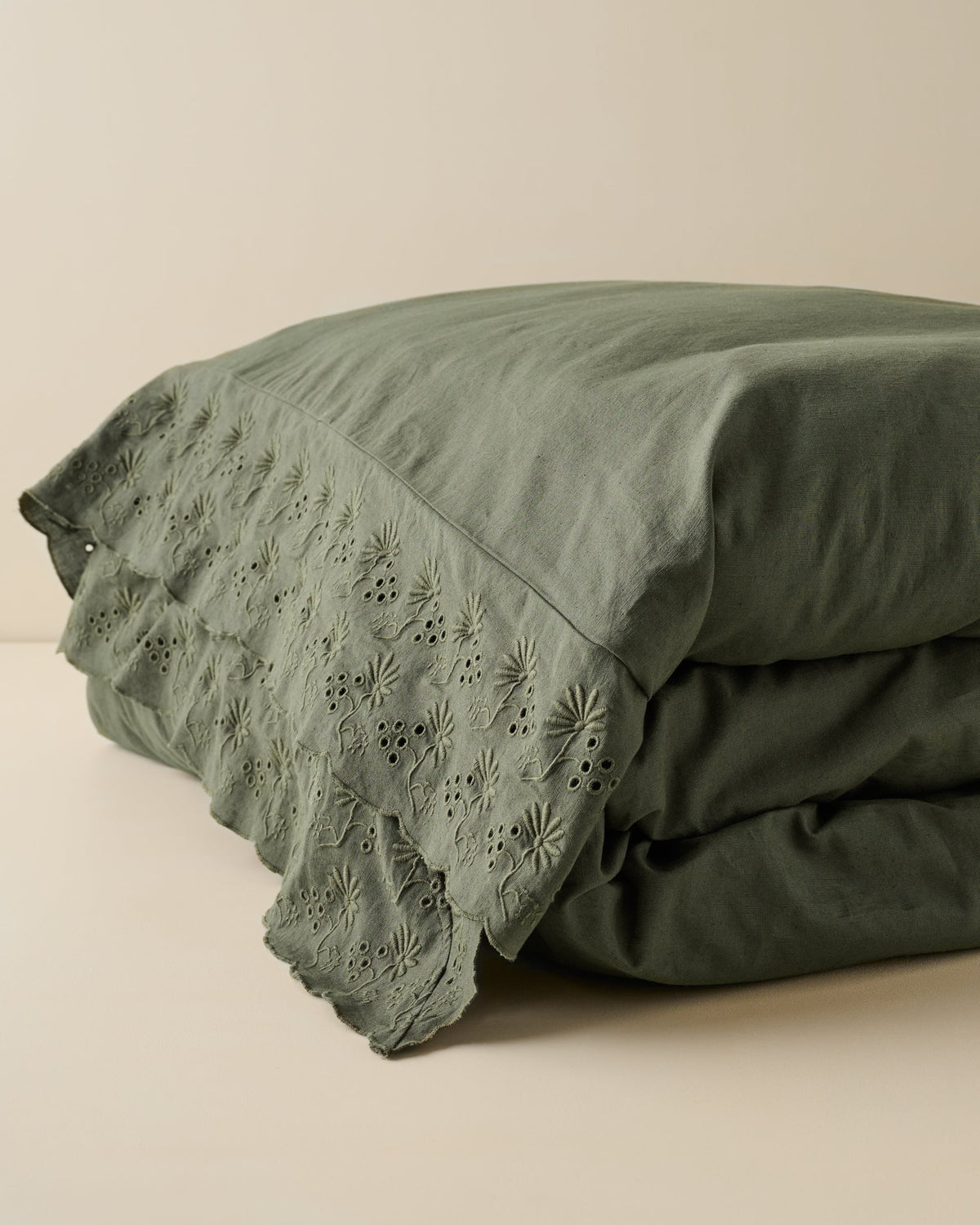 Mavelle Clara Eyelet Flange Duvet Cover duvet cover - Detail View