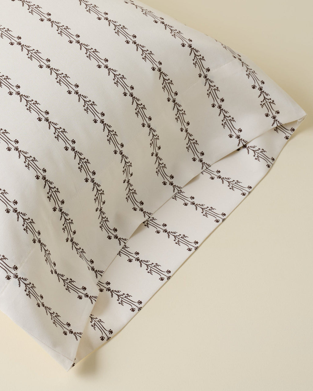 Mavelle Sylvie Vine Printed Sheet Set bedding - Detail View
