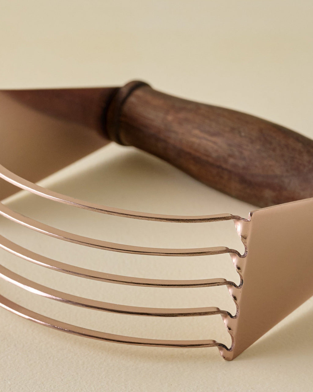 Mavelle The Gristmill Collection Pastry Blender kitchen tool - Detail View