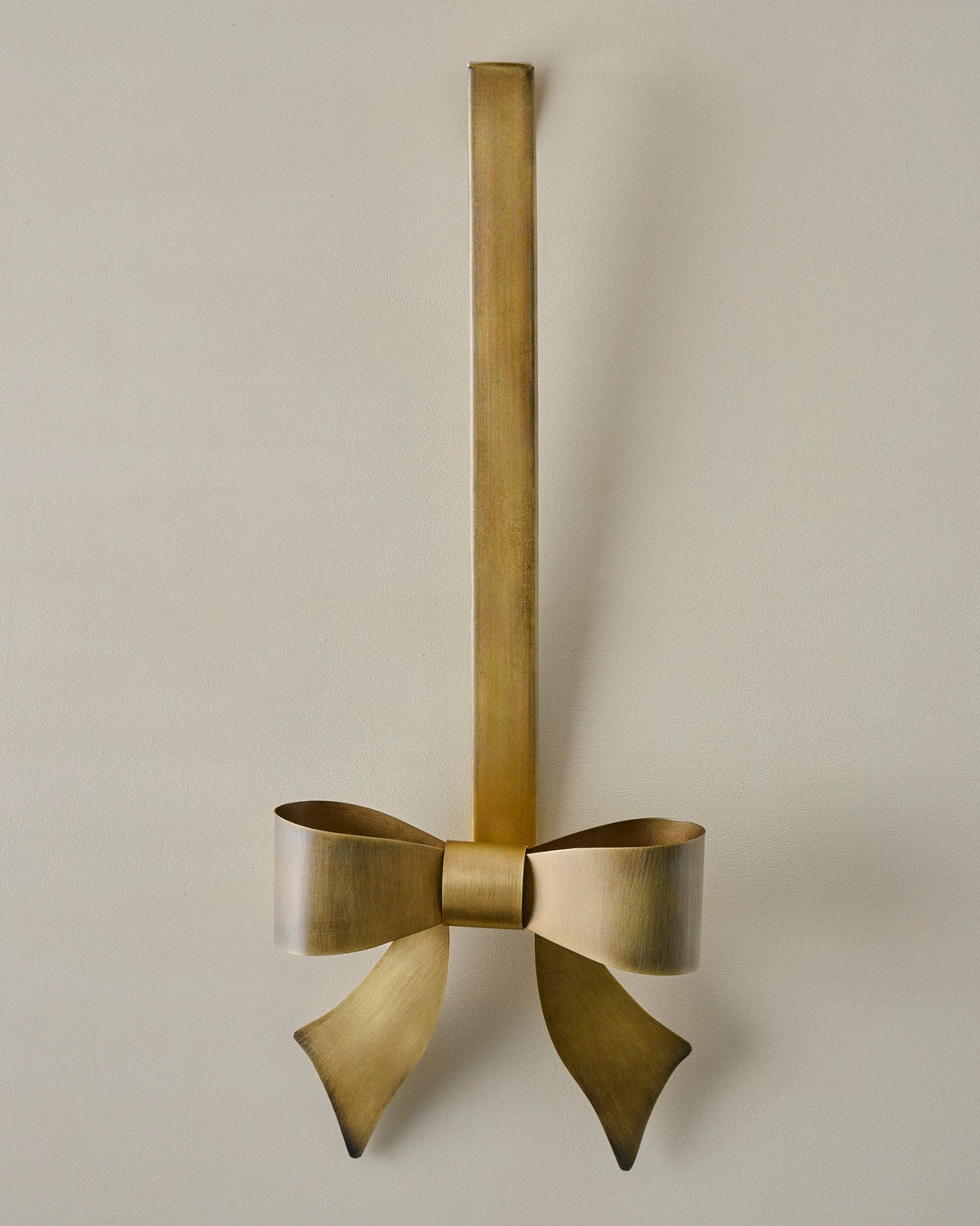 Mavelle Clara Brass Bow Wreath Hanger wreath