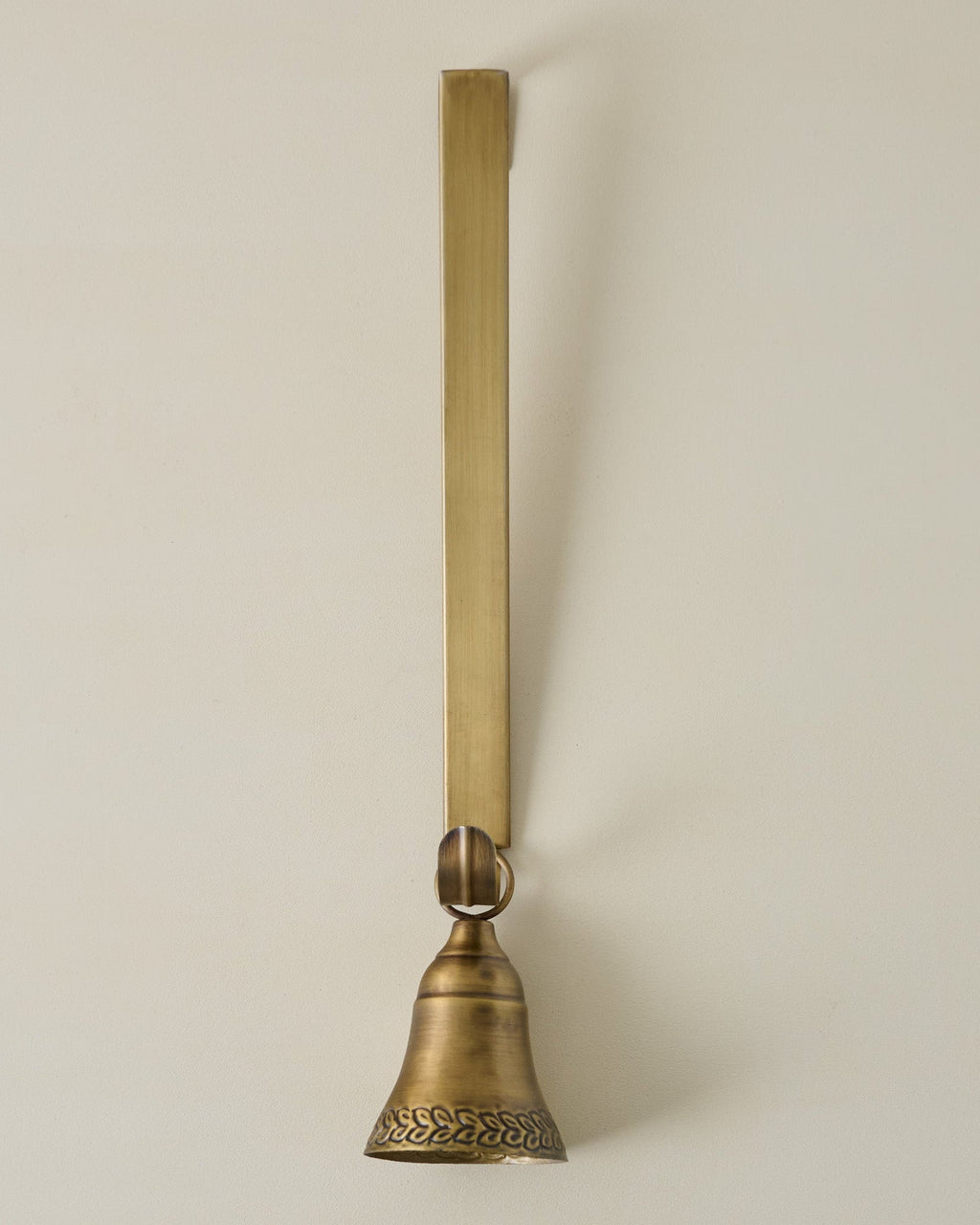 Mavelle Gabriel Brass Bell Wreath Hanger wreath - Detail View
