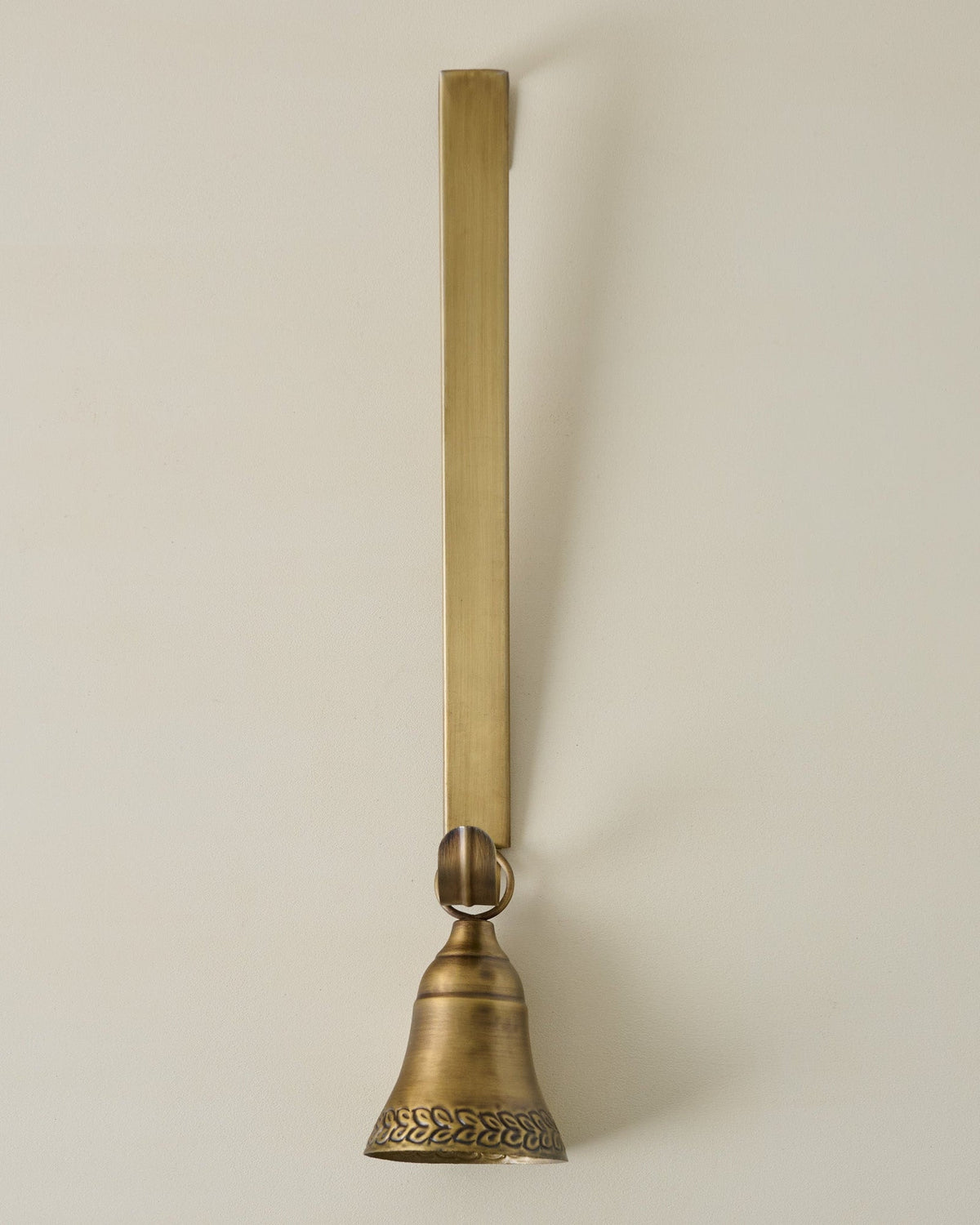 Mavelle Gabriel Brass Bell Wreath Hanger wreath - Detail View