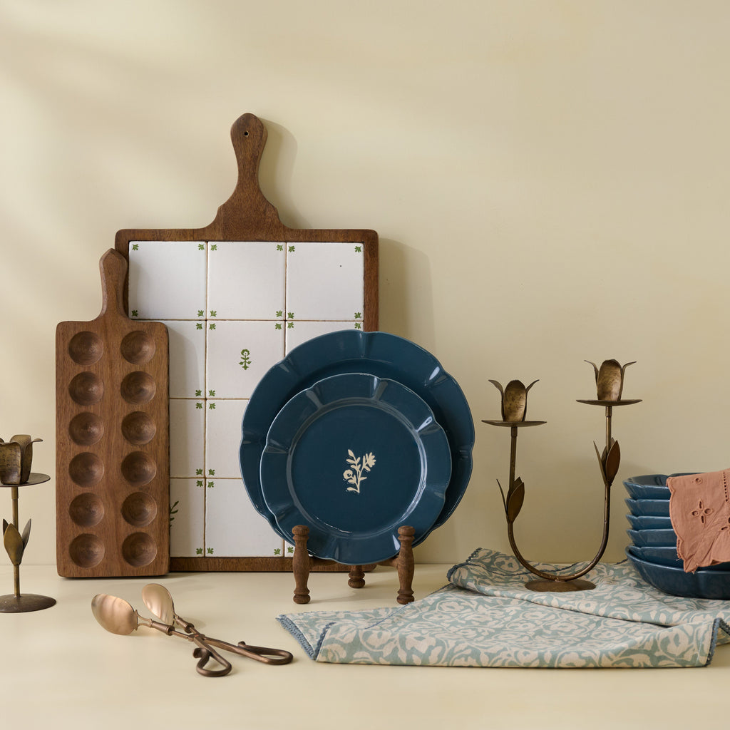 Mavelle Navy Luna Plate dinnerware set - Close-Up