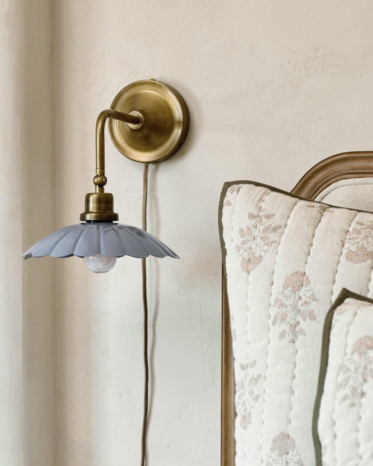 Mavelle Carolyn Enamel Plug-in Sconce wall sconce
