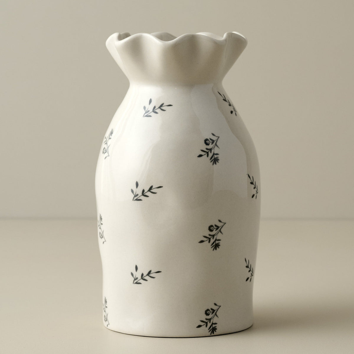 Mavelle Jane Floral Vase vase - Close-Up