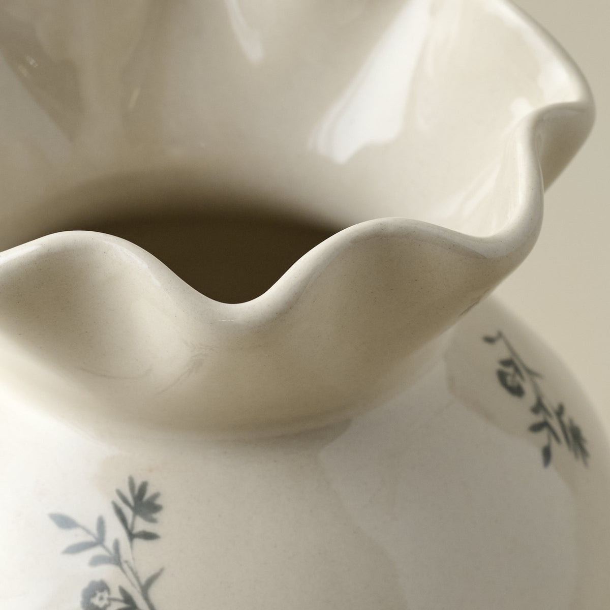 Mavelle Jane Floral Vase vase - Alternate View