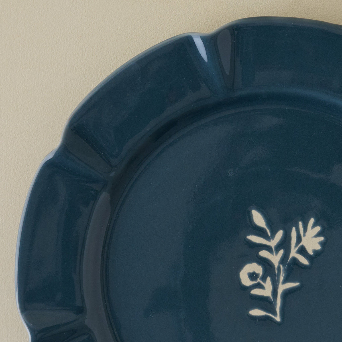 Mavelle Navy Luna Plate dinnerware set - Alternate View