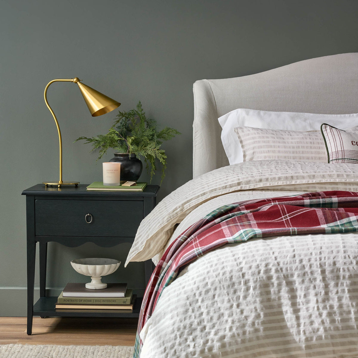 Mavelle Effie Table Lamp table lamp - Close-Up