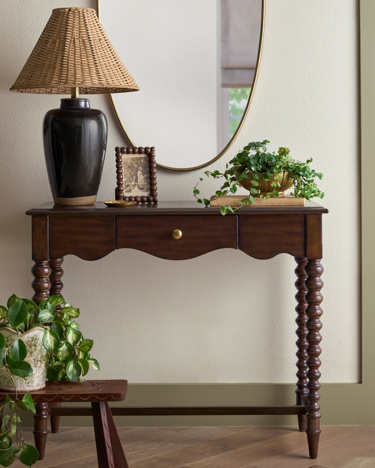 Mavelle Amaryllis Console Table console table - Detail View