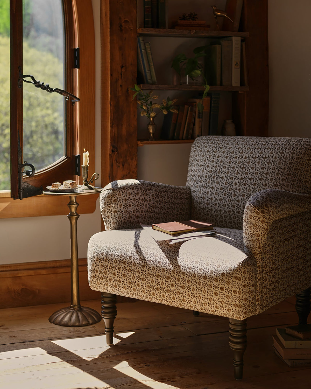 Mavelle Lark Armchair accent chair - Detail View