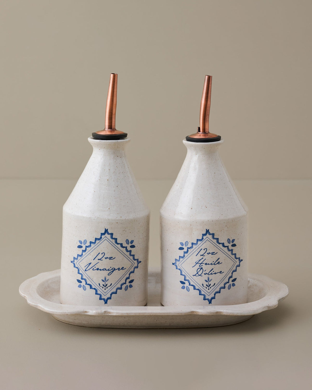 Mavelle Juliet Ceramic Oil & Vinegar Pour Set kitchen tool - Detail View