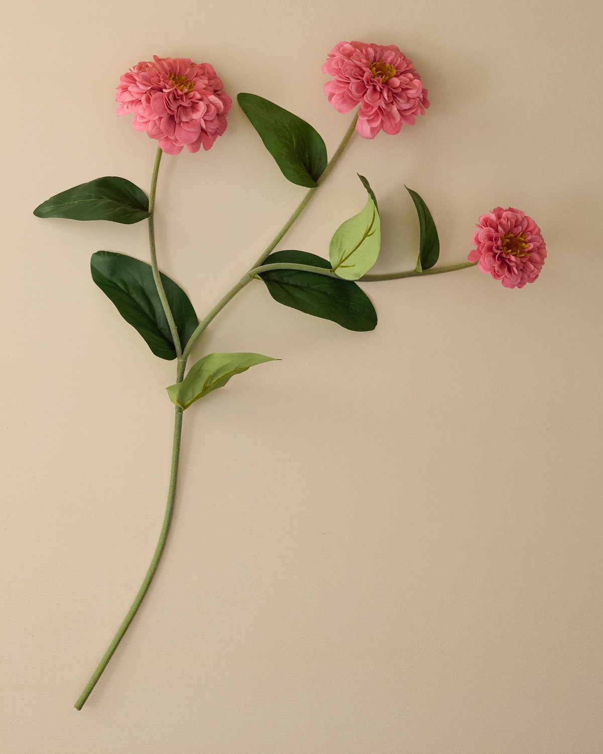 Mavelle Real Touch Zinnia Stem faux floral stem - Close-Up