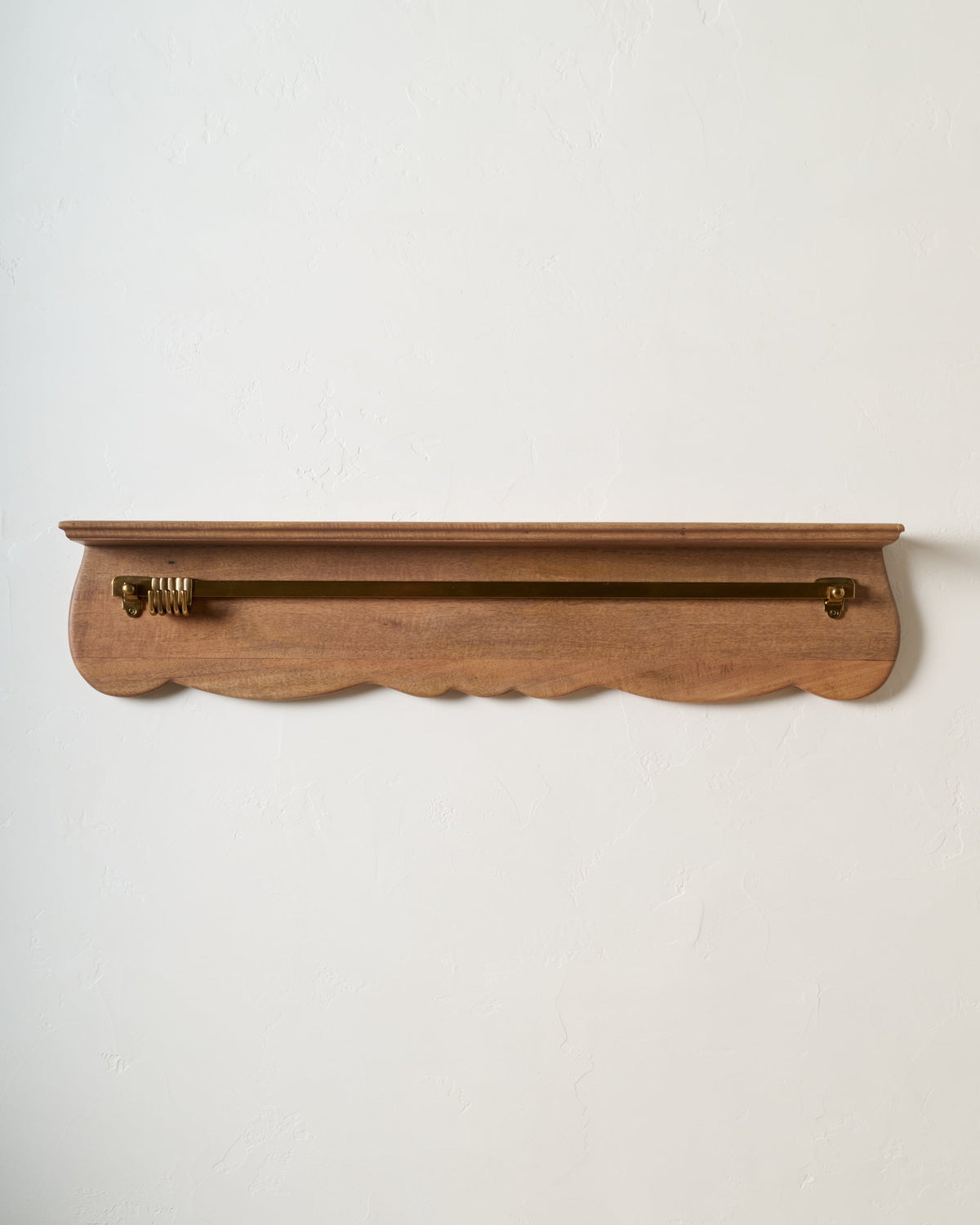 Mavelle Emile Rail Shelf wall shelf - Close-Up