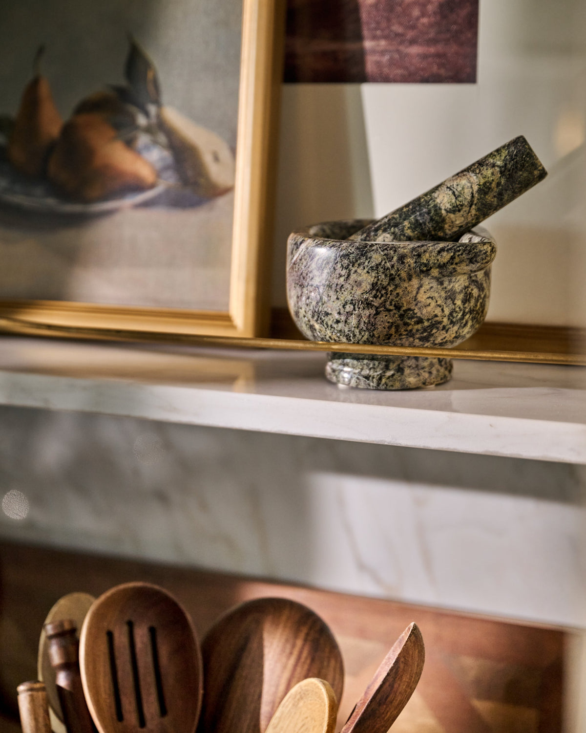 Mavelle Forest Marble Mortar and Pestel kitchen tool - Detail View