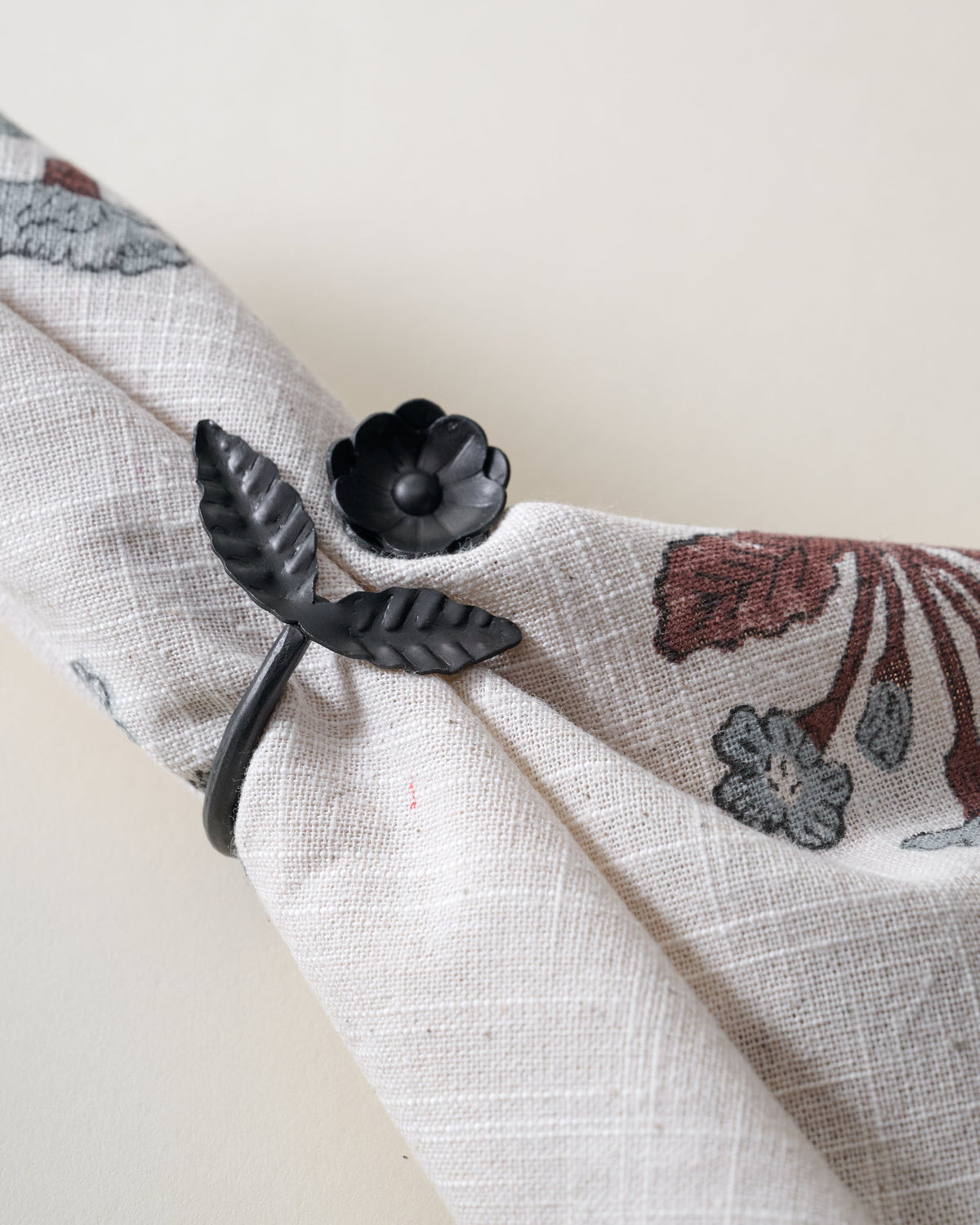 Mavelle Forged Iron Floral Napkin Ring Set of 4 napkin ring set - Detail View