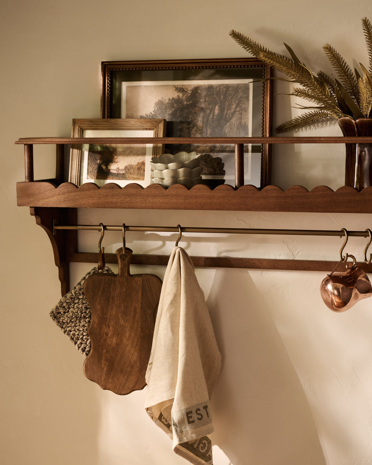 Mavelle Anderson Scallop Shelf with Rail wall shelf - Detail View